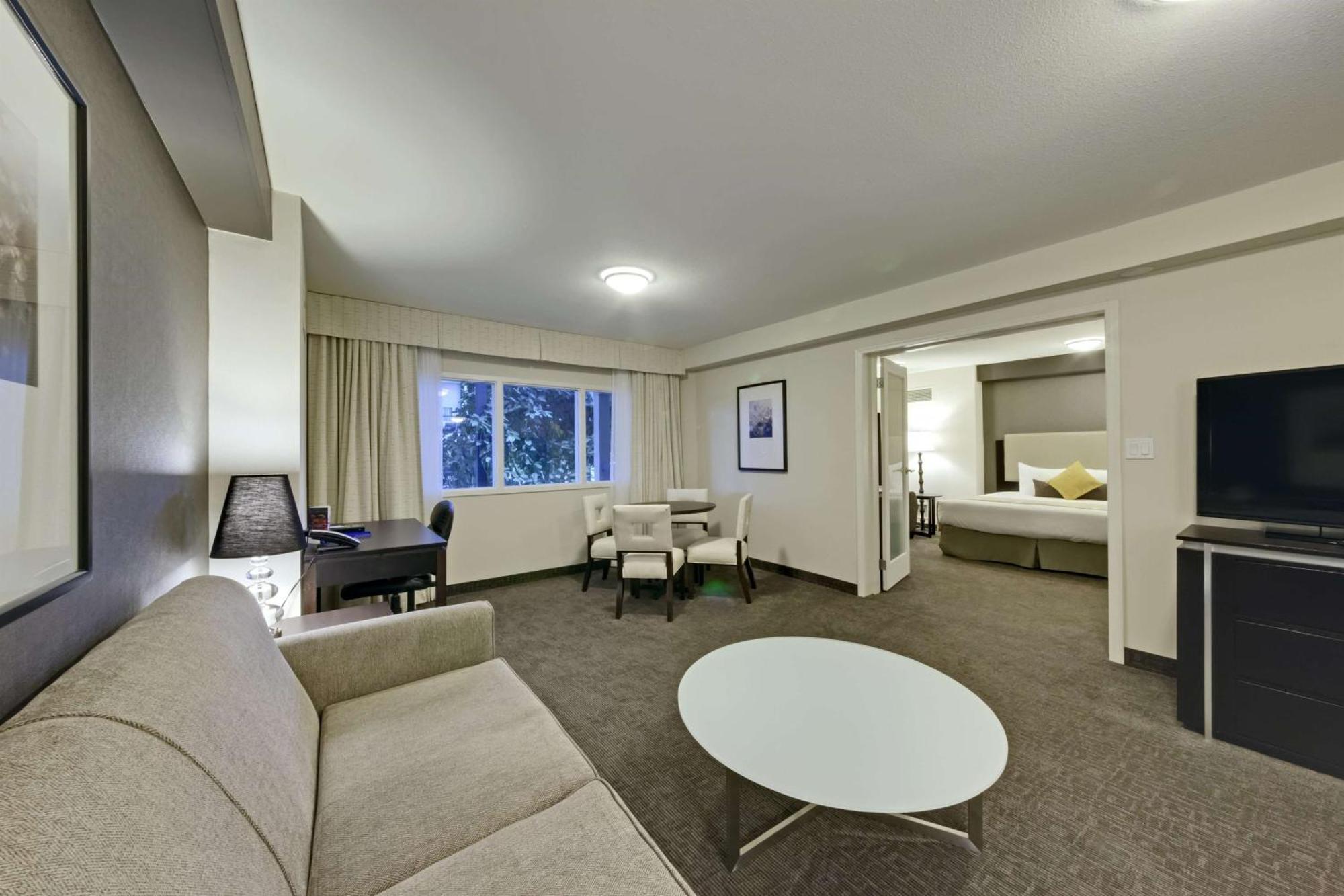 Coast Premium King Suite with Parlor,1651173018:JPEG
